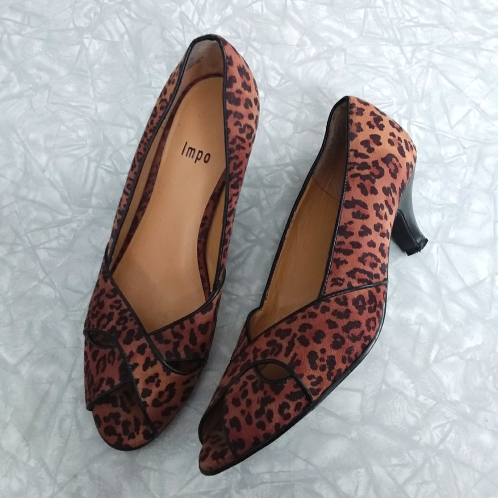 Vegan suede leopard print peep toe kitten heels retro style size 7.5 GUC